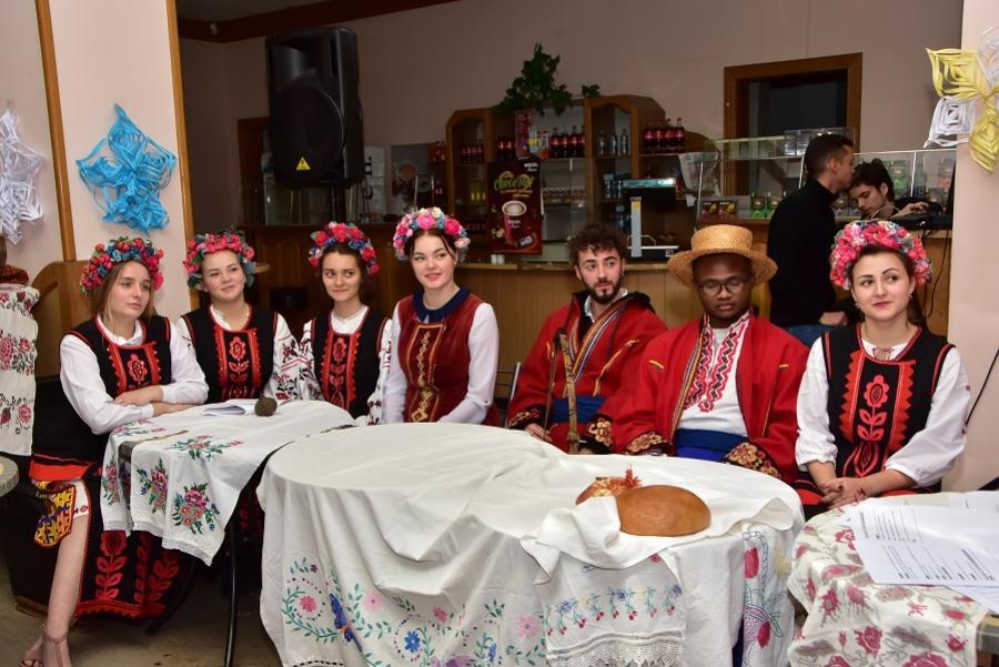 Святкові вечорниці